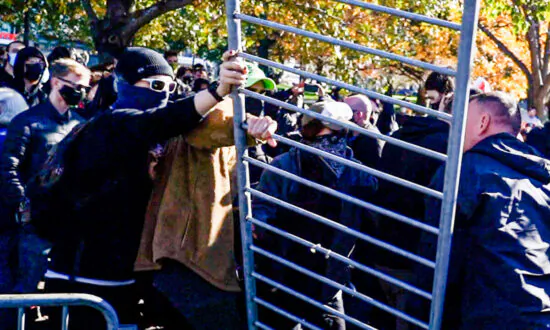 Boston Anti-Mandates Rally Disrupted by ‘Anti-Fascism’ Protesters, Clashes Break Out