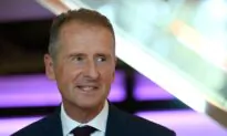 Volkswagen CEO Tells Staff There Are No Plans to Cut 30,000 Jobs