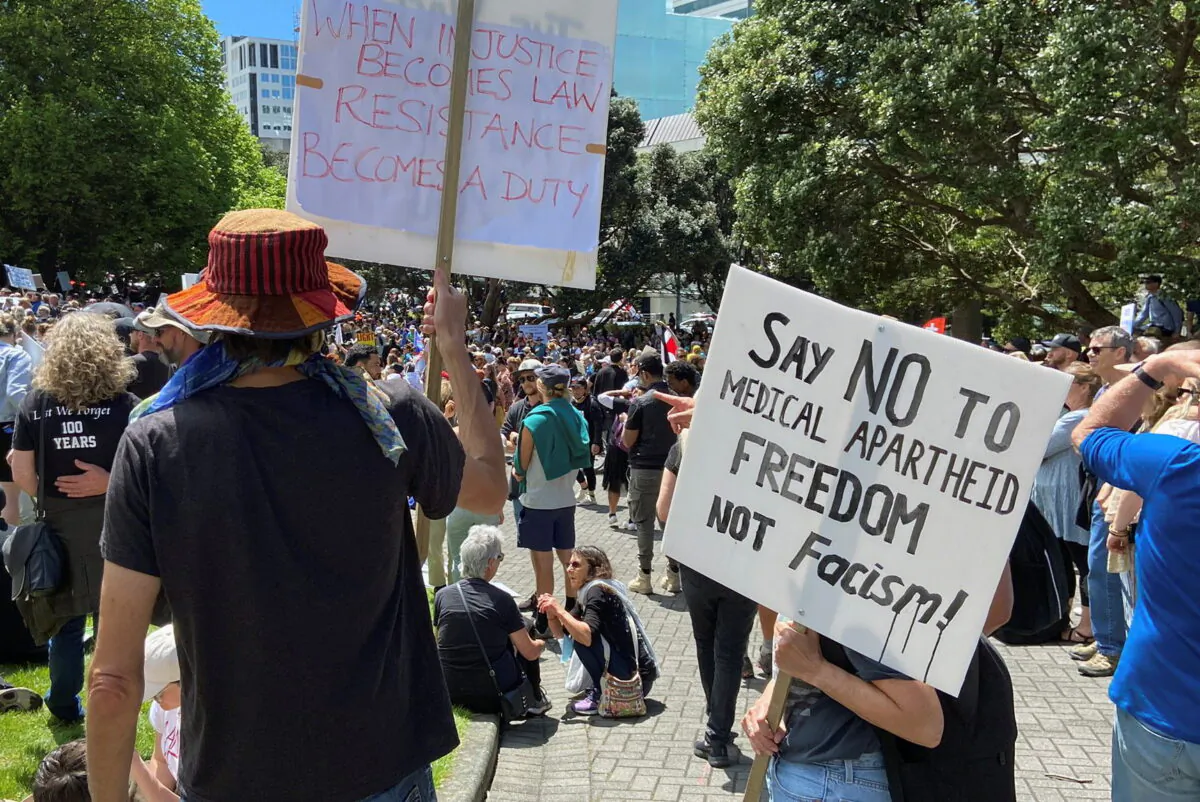 Protesters rally against COVID-19-related restrictions and vaccine mandates in Wellington, New Zealand, on Nov. 9, 2021. (Praveen Menon/Reuters)