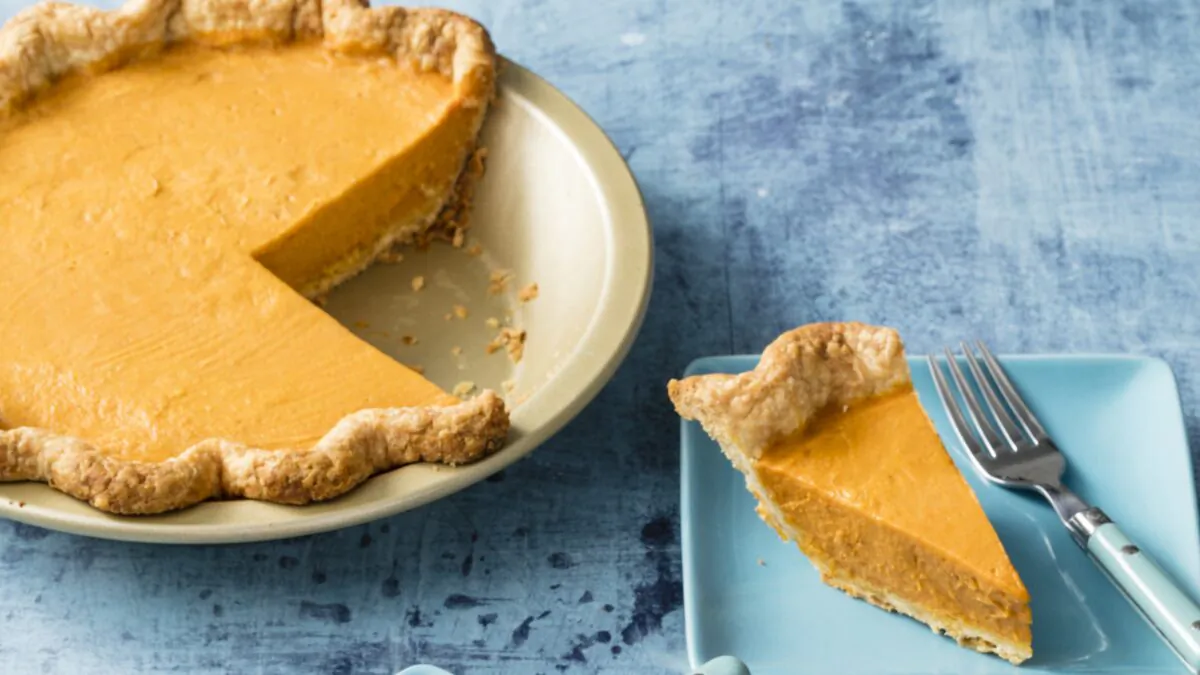 Our version uses a secret ingredient to make the filling smooth and sliceable without baking. (Elle Simone)