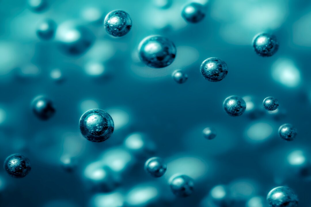 Visualisation of hydrogen gas production through electrolysis. (iStock)