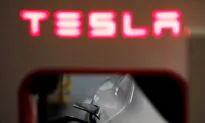 Cathie Wood Backs Elon Musk’s Stock Sales, Says Tesla Selloff ‘Nothing but a Blip,’ Wouldn’t Buy Rivian at Current Levels