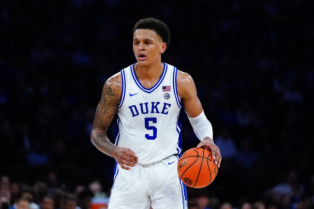 Duke's Paolo Banchero (5) looks to pass during the first half of an NCAA college basketball game against Kentucky in New York, on Nov. 9, 2021. (Frank Franklin II/AP Photo)