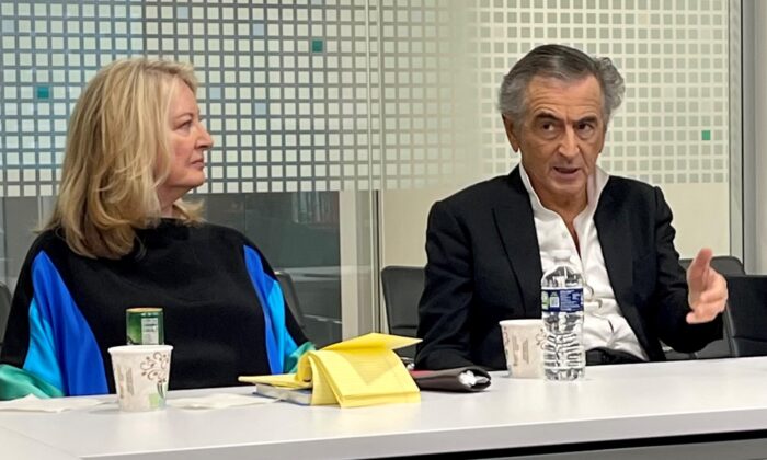 Nina Shea (L), religious freedom expert at Hudson Institute, and Bernard-Henri Levy (R), at the Hudson Institute in Washington on Oct. 27, 2021. (International Committee on Nigeria)