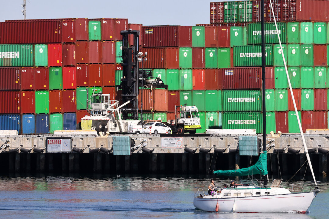 Biden Admin Unveils Multibillion-Dollar Plan to Address Supply Chain Issues
