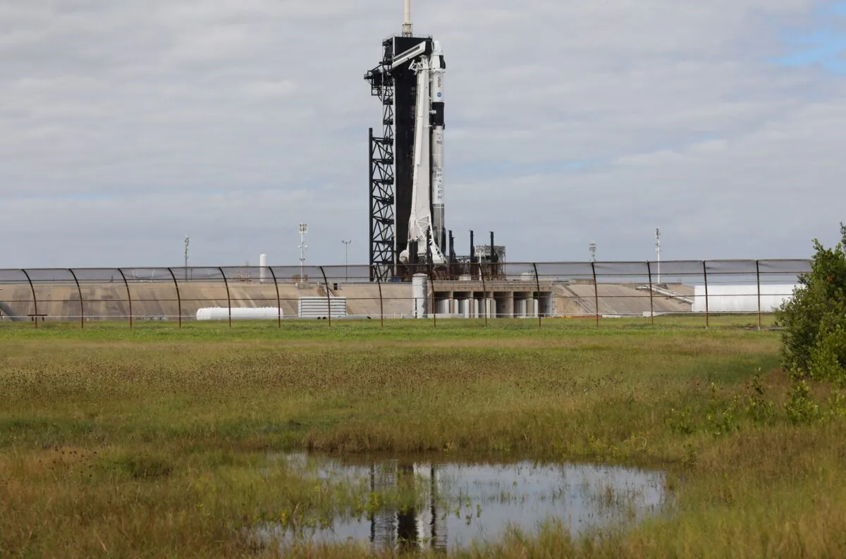 A SpaceX Falcon 9 rocket stands on the launch pad as it is prepared for launch to the International Space Station at the Kennedy Space Center in Cape Canaveral, Fla., on Nov. 9, 2021. (Thom Baur/Reuters)