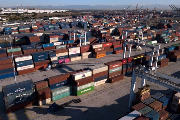 Cargo shipping containers