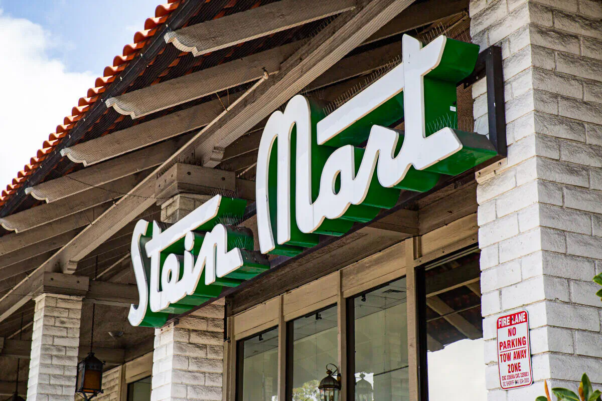 An empty Stein Mart store in Mission Viejo, Calif., on May 20, 2021. (John Fredricks/The Epoch Times)