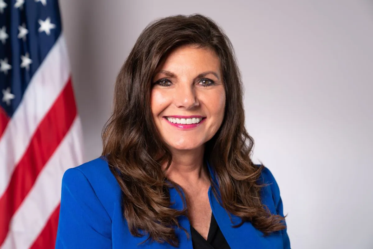 Rep. Diana Harshbarger (R-Tenn.) in her official congressional portrait. (U.S. House of Representatives) 