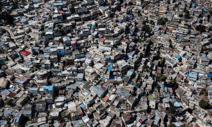 Homes basal   densely packed successful  the Jalouise neighbourhood of Port-au-Prince, Haiti, Nov. 5, 2021. (The Canadian Press/AP/Matias Delacroix)