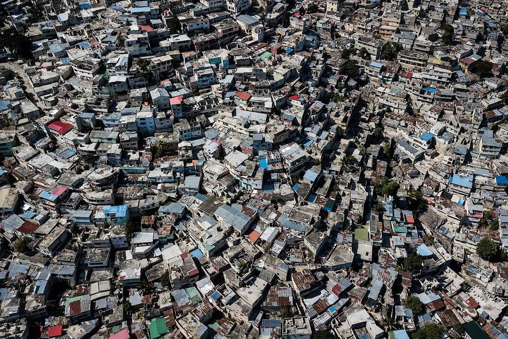 Homes stand densely packed in the Jalouise neighbourhood of Port-au-Prince, Haiti, Nov. 5, 2021. (The Canadian Press/AP/Matias Delacroix)