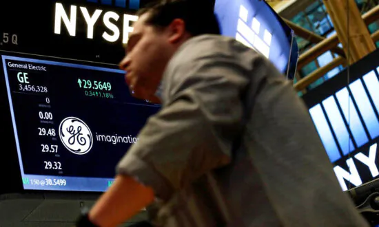 GE Investors Hope Split Remedies Years of Lackluster Performance