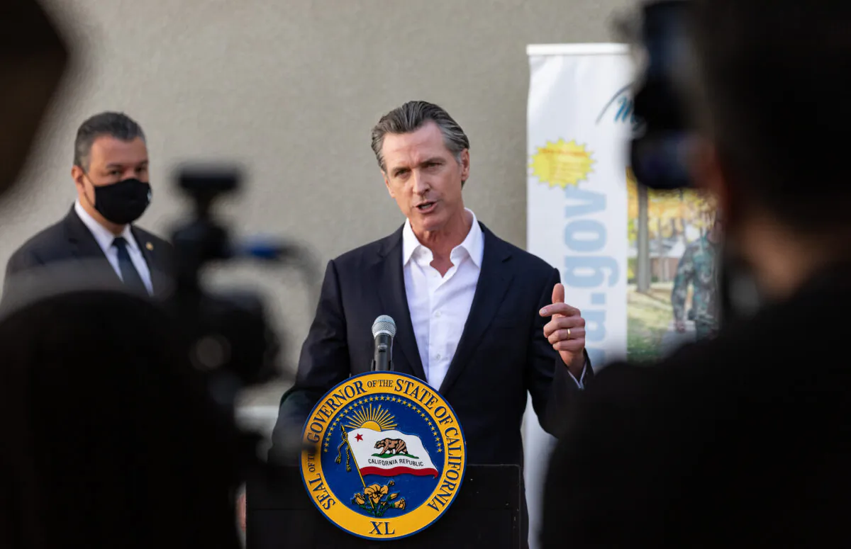 California Governor Gavin Newsom speaks at a VA Facility in Los Angeles, Calif., on Nov. 10, 2021. (John Fredricks/The Epoch Times)