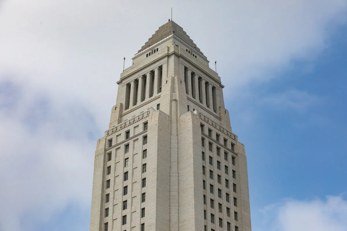 Los Angeles City Hall on Nov. 8, 2021. (John Fredricks/The Epoch Times)