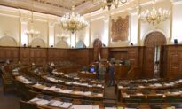 Latvia Bans Unvaccinated Lawmakers From Meetings