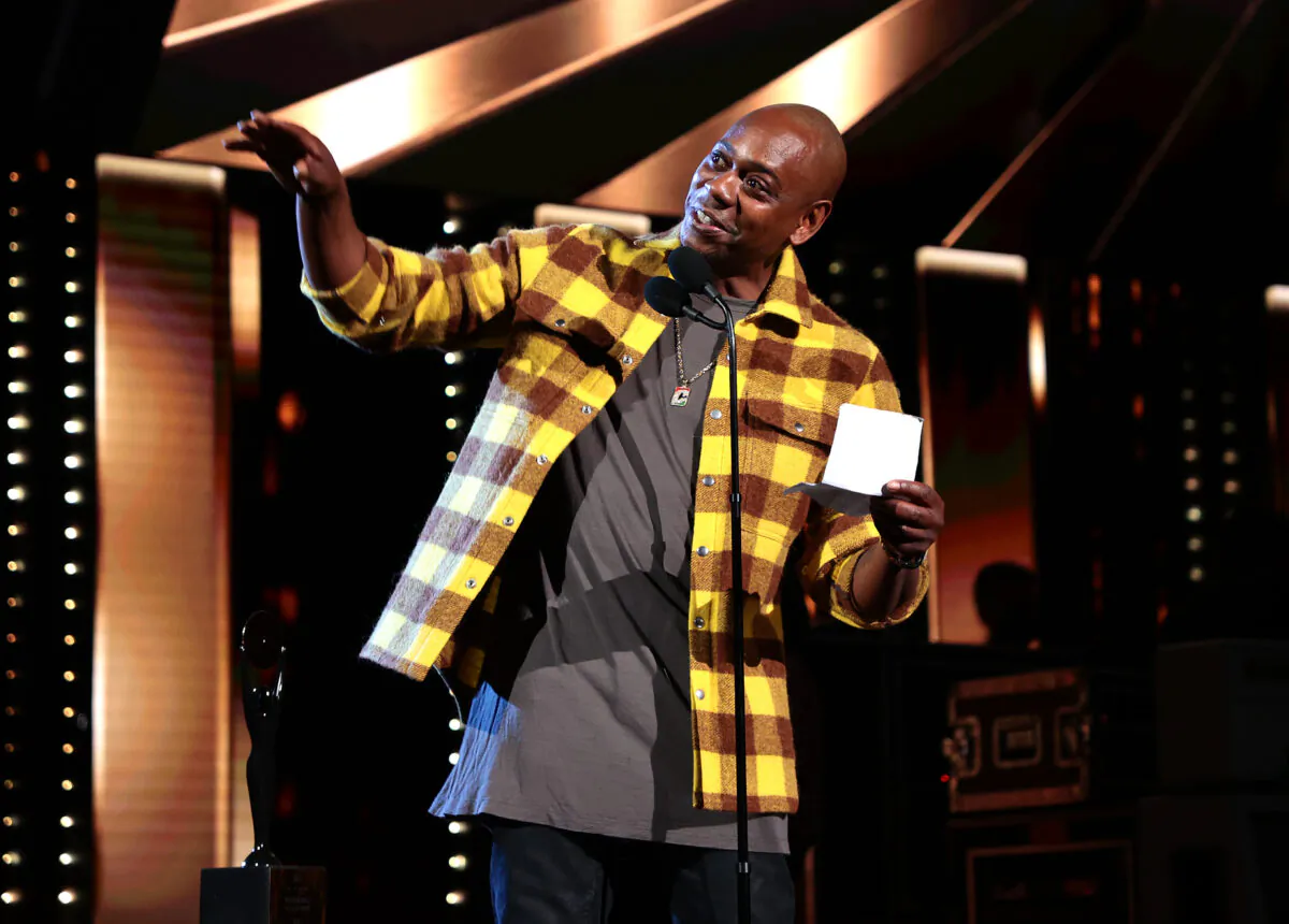 Dave Chappelle speaks onstage in Cleveland, Ohio on Oct. 30, 2021. (Dimitrios Kambouris/Getty Images for The Rock and Roll Hall of Fame )