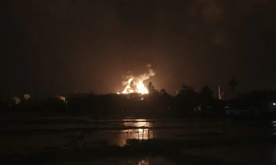 Scores Evacuated in Fire at Indonesia’s Largest Oil Refinery