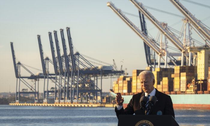 U.S. President Joe Biden speaks about the recently passed $1.2 trillion Infrastructure Investment and Jobs Act at the Port of Baltimore on November 10, 2021 in Baltimore, Maryland. (Drew Angerer/Getty Images)