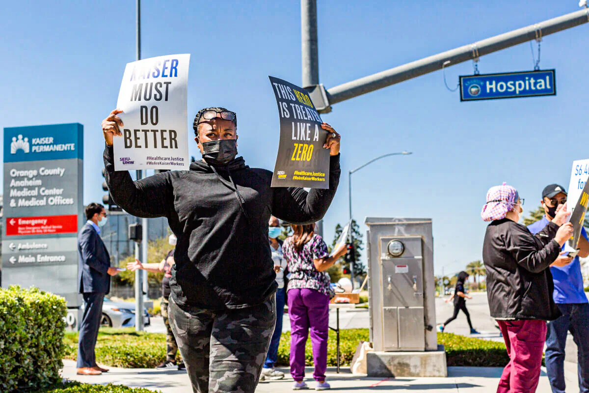 Kaiser Permanente Healthcare Workers Protest in Anaheim, Calif., on March 24, 2021. (John Fredricks/The Epoch Times)