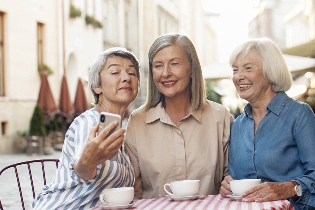 We may think being a good friend means ignoring our friend's faults, but that will deny us the potential to know them more deeply. (M_Agency/Shutterstock)