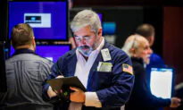 Wall Street Supported by Tech; Tesla Extends Losses