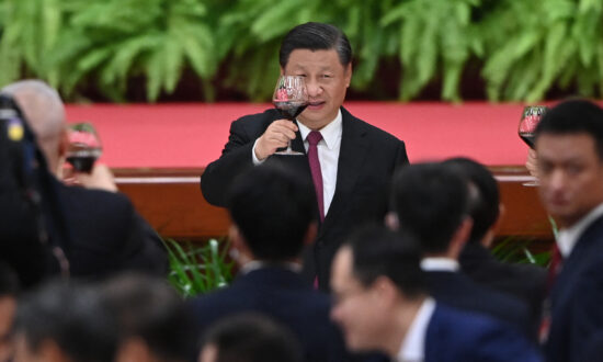 With ‘Historical Resolution,’ Xi Angles for a Third Term as Communist Party Chief