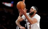 Davis Has 34 Points and 15 Rebounds, Lakers Beat Spurs