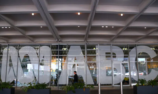 Australian Government Ends Funding Freeze for Public Broadcasters ABC and SBS
