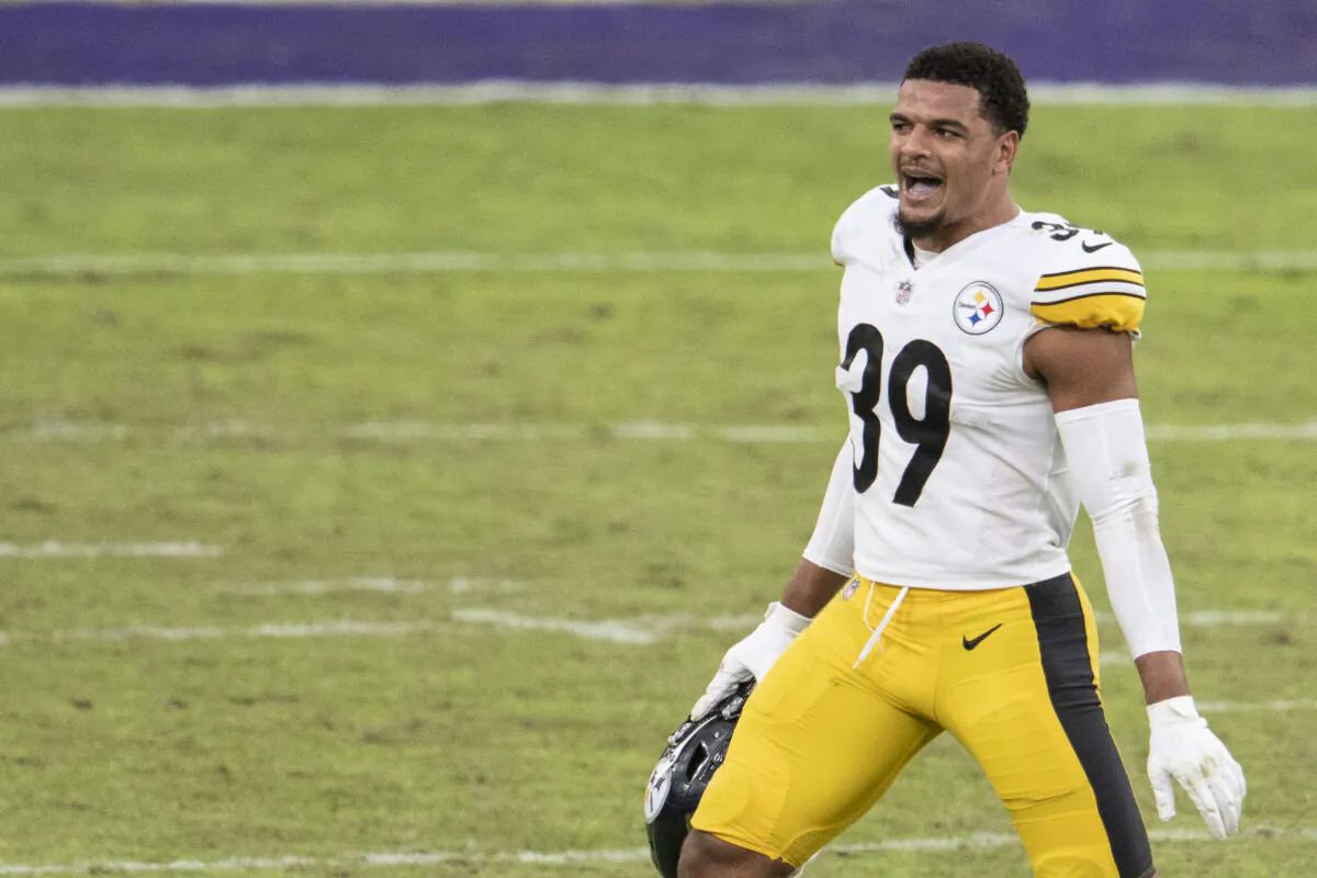 Pittsburgh Steelers free safety Minkah Fitzpatrick (39) reacts after breaking up a pass on fourth down in the end zone  against the Baltimore Ravens at M&T Bank Stadium in Baltimore, Md., on Nov. 1, 2020.  (Tommy Gilligan/USA TODAY Sports via Reuters)