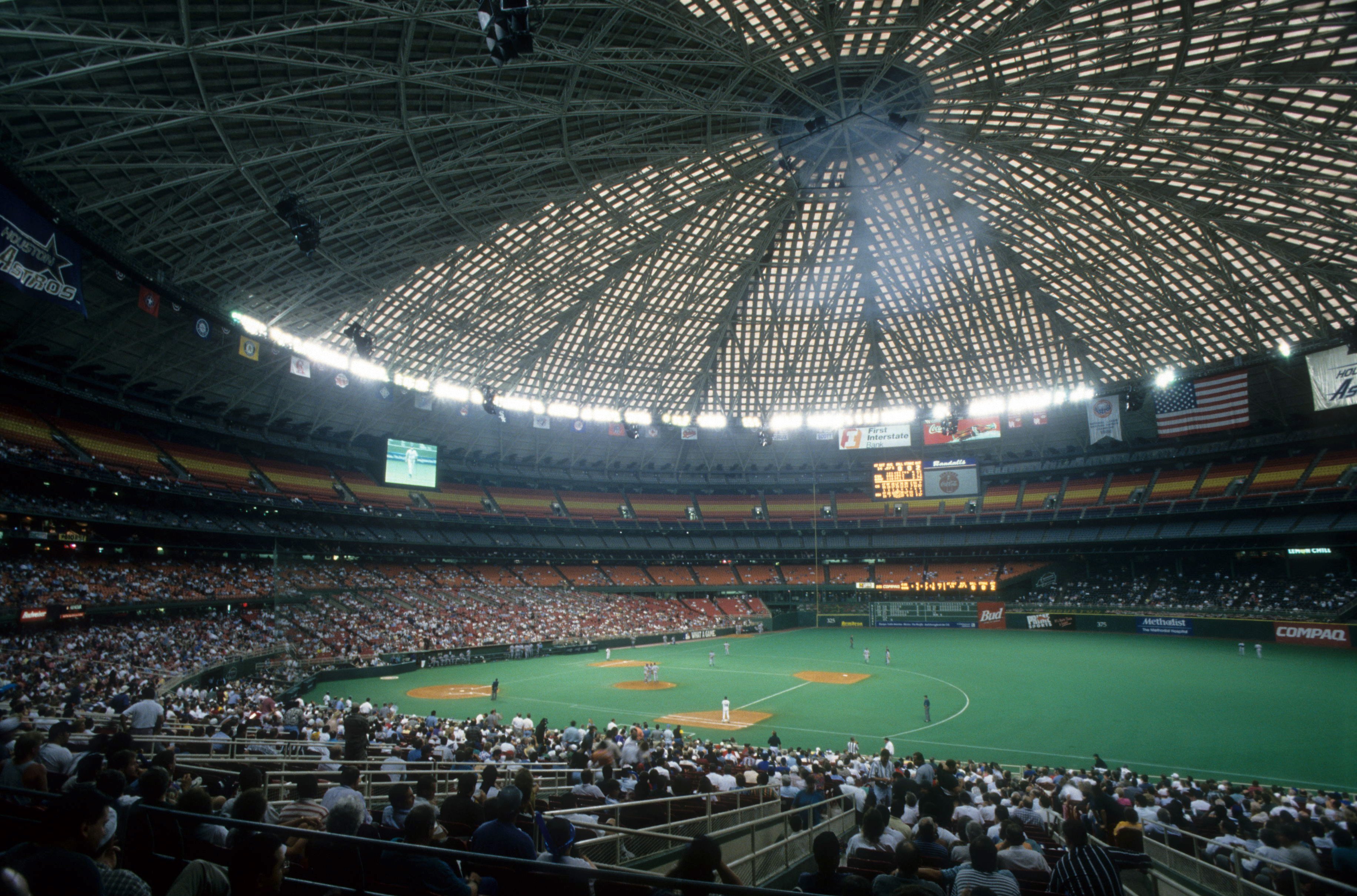 Braves fan gives Astros fan World Series tickets