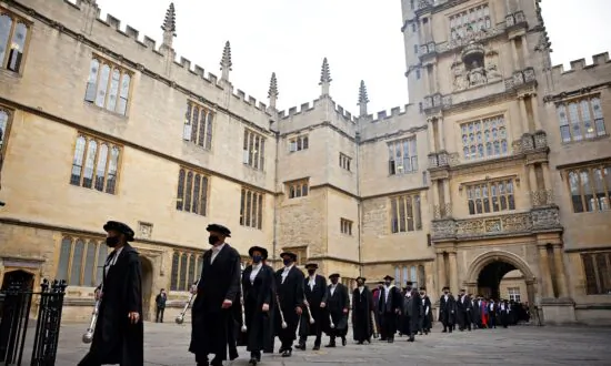 Elite University Scholarship Recipients Interested in Overwhelmingly Liberal Issues, Report Finds