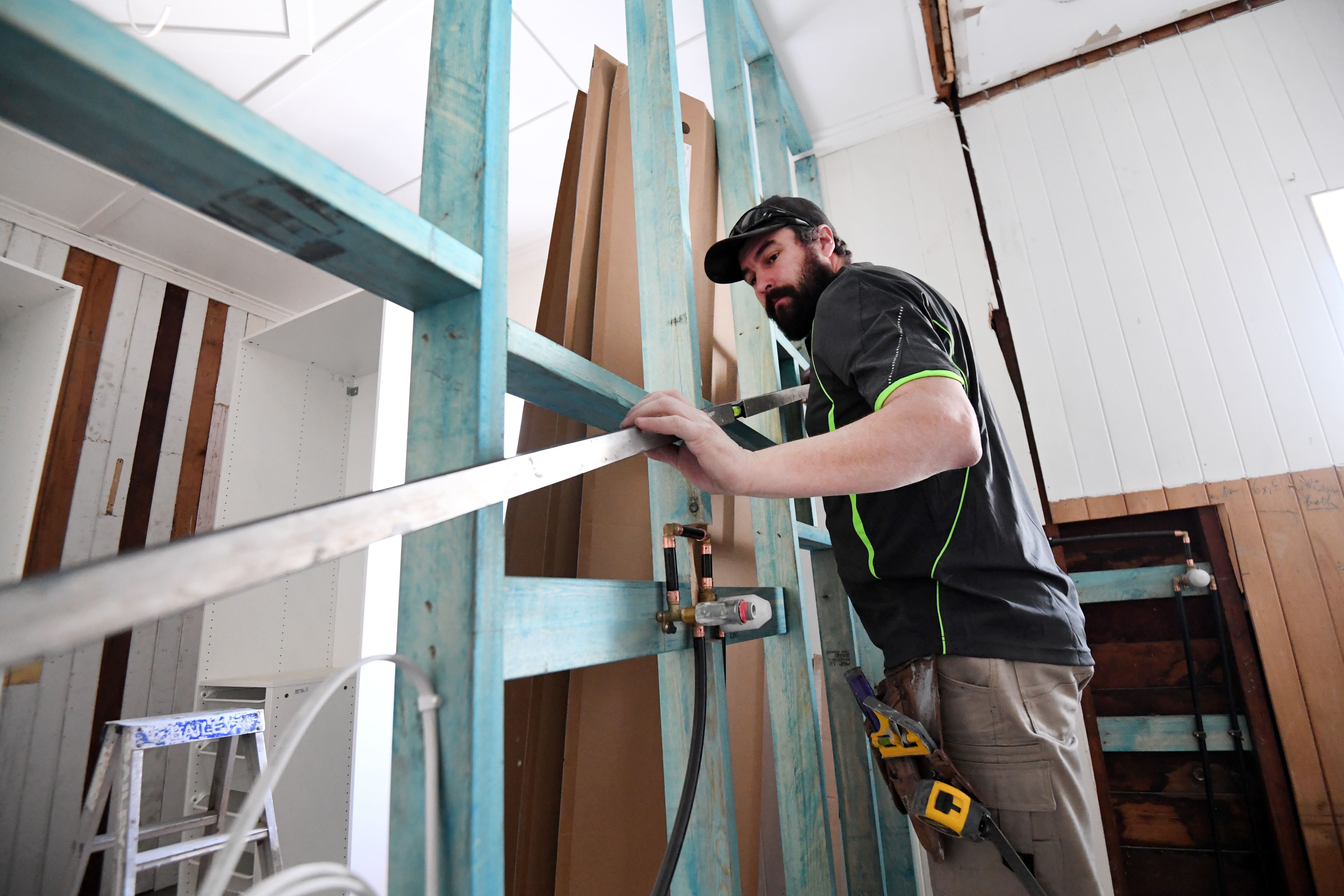 New South Wales Consumers Warned to Check Credentials of Tradespeople - Vimarsana News