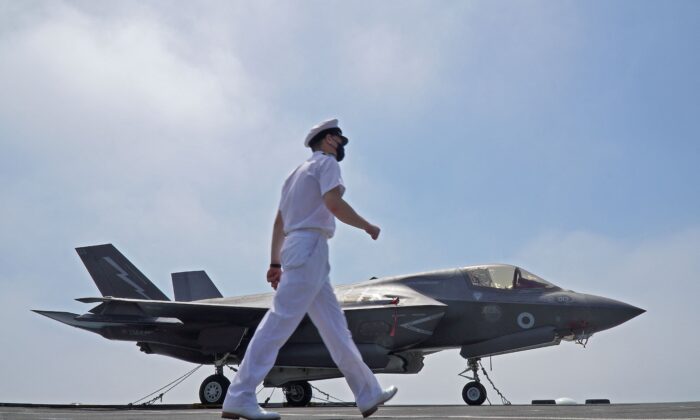 British F-35 Jet Crashes Into Mediterranean | The Epoch Times