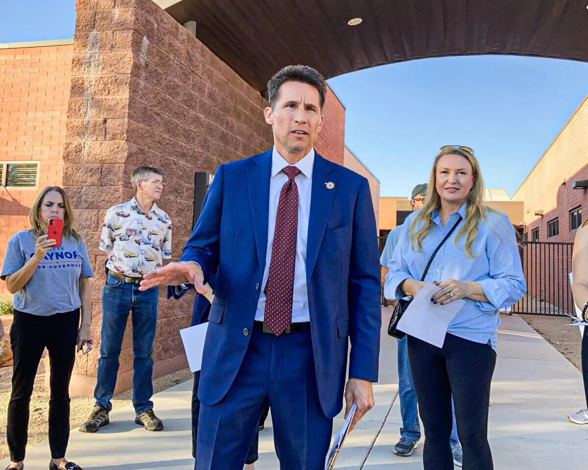 Arizona State Rep. Joseph Chaplik speaks to a crowd of parents in Scottsdale on Nov. 15, 2021, prior to the Scottsdale Unified School District Board's vote to replace Jann-Michael Greenburg as board president. Chaplik called for an independent investigation of Greenburg and his father, who are accused of keeping a secret dossier on outspoken parents against Critical Race Theory and mask mandates. (Allan Stein/The Epoch Times)