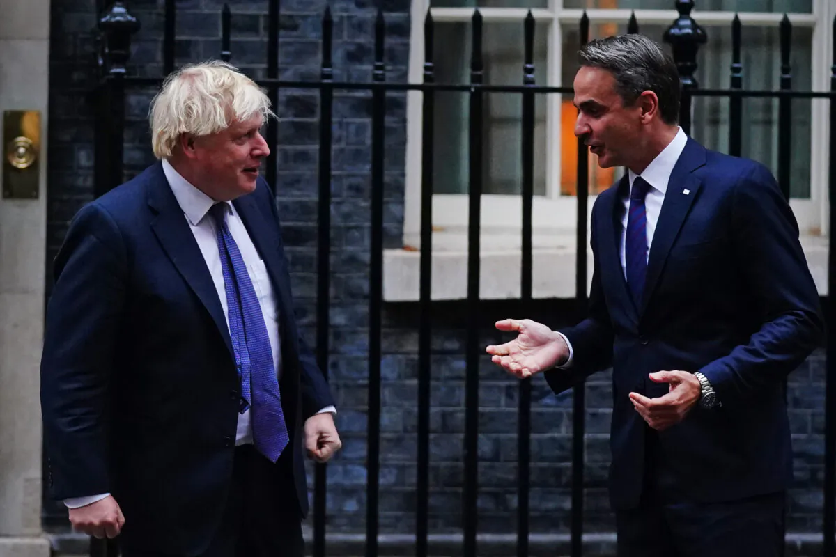Prime Minister Boris Johnson welcomes the Prime Minister of Greece, Kyriakos Mitsotakis, to 10 Downing Street, on Nov. 16, 2021. (Victoria Jones/PA)