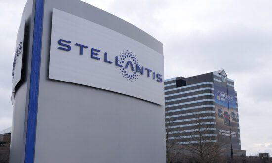 Stellantis and Foxconn Announce Partnership for New Line of Automotive Semiconductor Chips