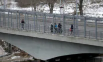Estonia Deploys Nearly 1,700 Reservists to Install Barrier Along Russian Border