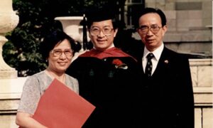 From Escaping China to Renouncing the Party: Author Recounts Living Under ‘Red Terror’ During Cultural Revolution