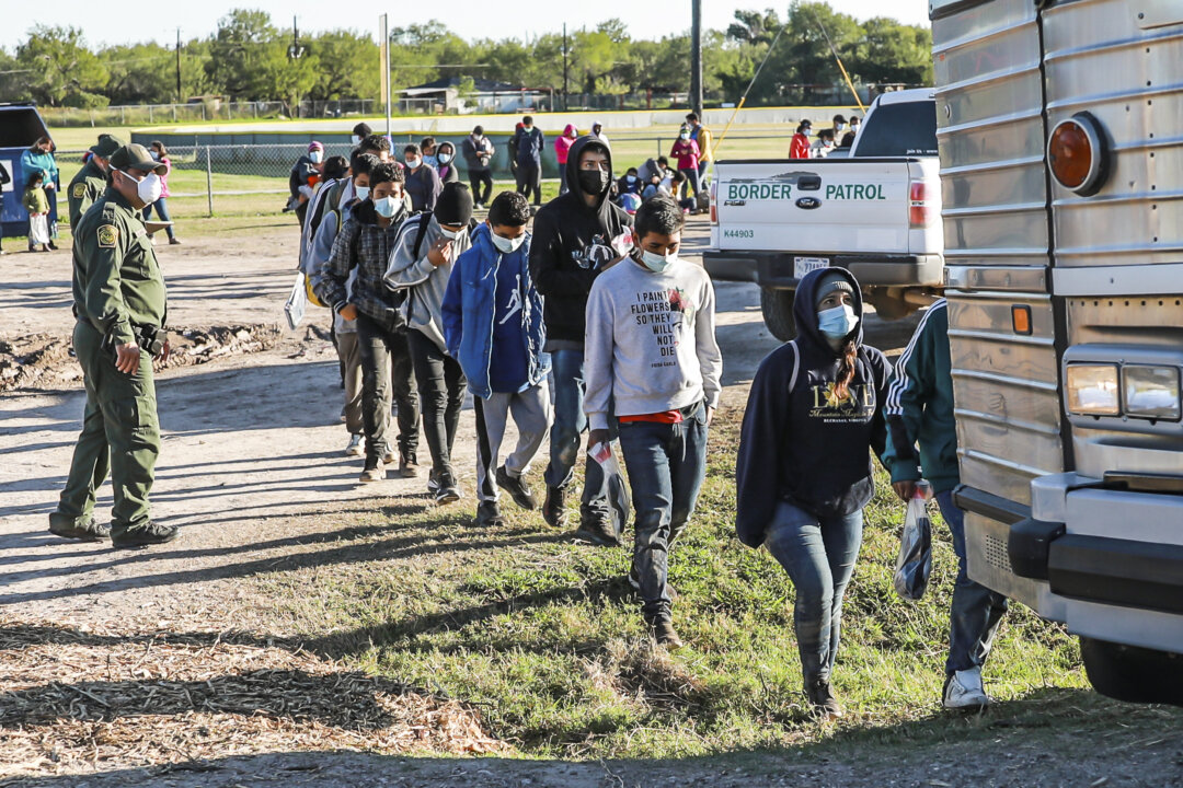 Divisions Grow Among Catholic Groups Over Aid to Illegal Aliens