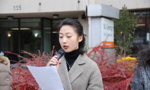 ‘Save My Mother’: Toronto Student Seeks Help for Mother Persecuted in China