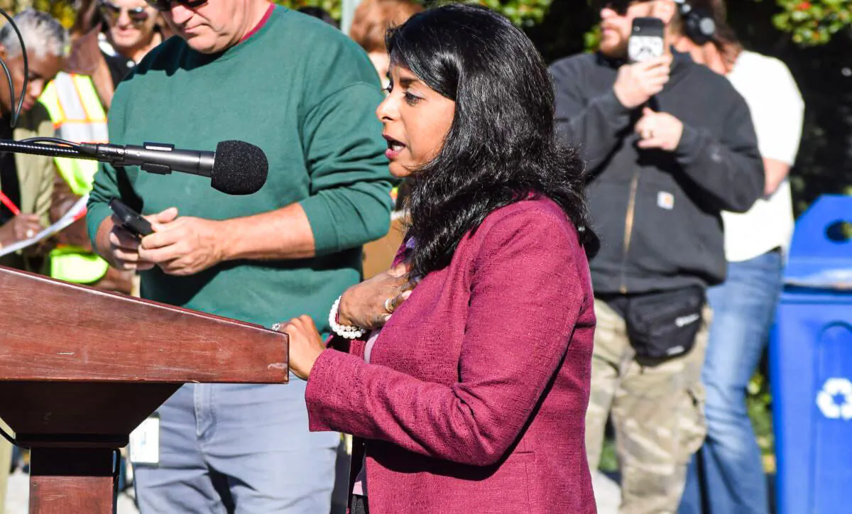 Dr. Chaminie Wheeler speaks at a medical freedom rally on the steps of the capitol on Nov. 9, 2021 in Harrisburg, Penn. (Beth Brelje, The Epoch Times) 
