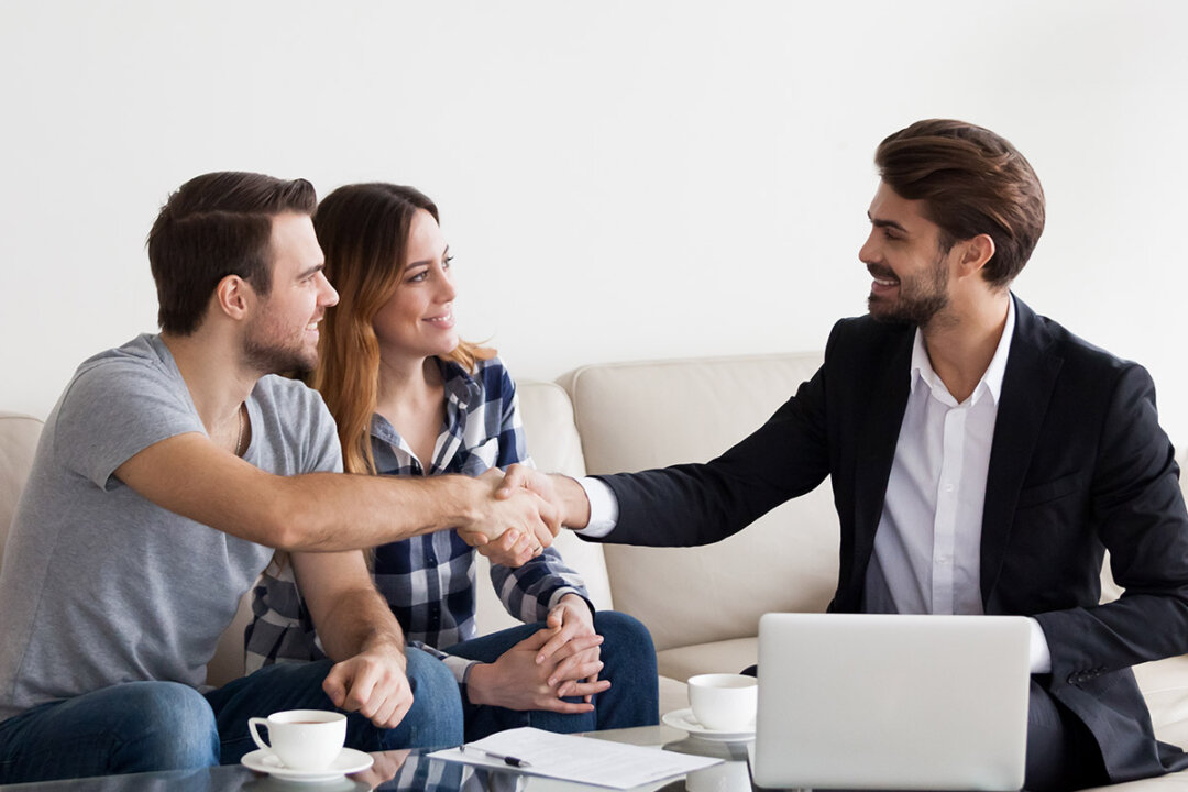 We shouldn’t avoid challenging situations. They provide us with opportunities to develop our mindfulness skills by becoming more self-aware and accepting of others. (fizkes/iStock / Getty Images Plus/GettyImages)