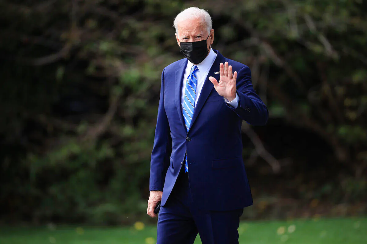 U.S. President Joe Biden walks across the South Lawn as he leaves the White House in Washington, D.C., on Oct. 7, 2021. (Chip Somodevilla/Getty Images)
