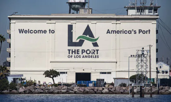 ‘Holidays by the Sea’ Returns to LA Port