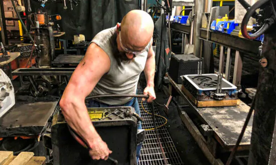 US Manufacturing Orders Fell in December, Says Commerce Department, Despite Rise in Shipments