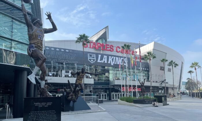The Staples Center in Los Angeles on Nov. 17, 2021. (Alice Sun/The Epoch Times)
