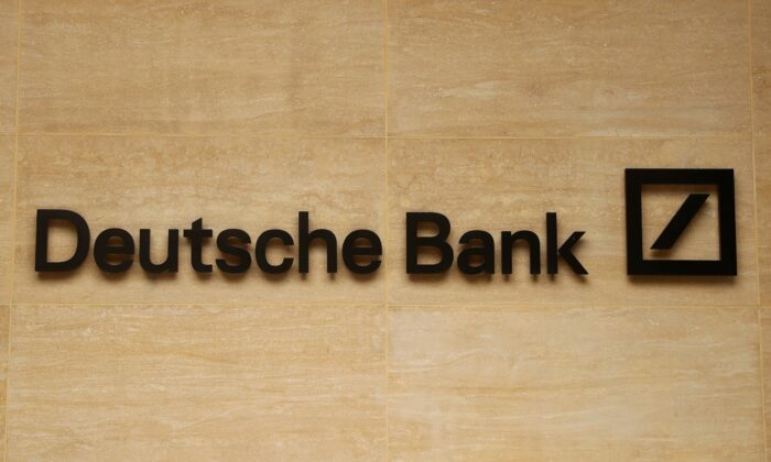  logo of Deutsche Bank on a company's office in London, Britain, on July 8, 2019. (Simon Dawson/Reuters)