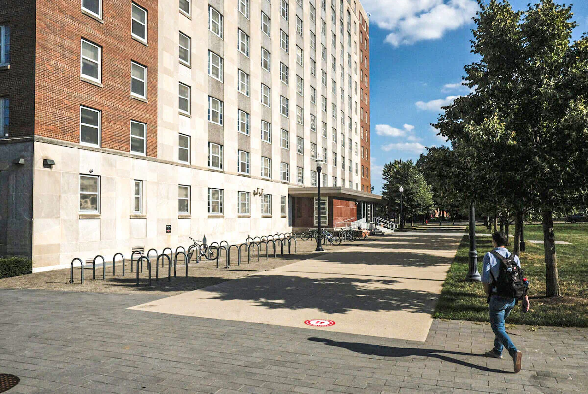 A normally busy area of campus near the "Oval" at Ohio State University in Columbus, Ohio, on Aug. 13, 2020. (Matthew Hatcher/Getty Images)