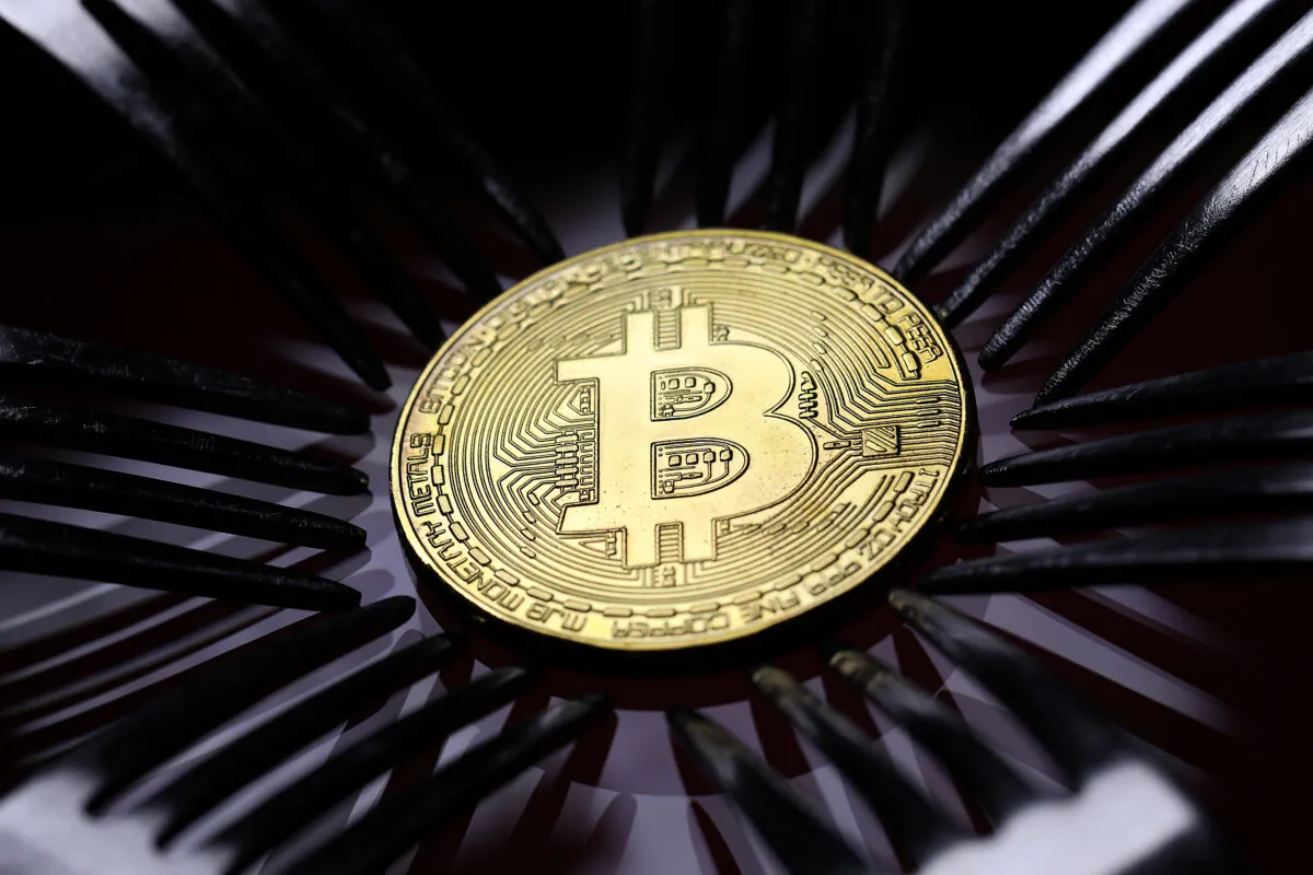 A visual representation of the digital cryptocurrency, Bitcoin on December 07, 2017 in London, England. (Dan Kitwood/Getty Images)
