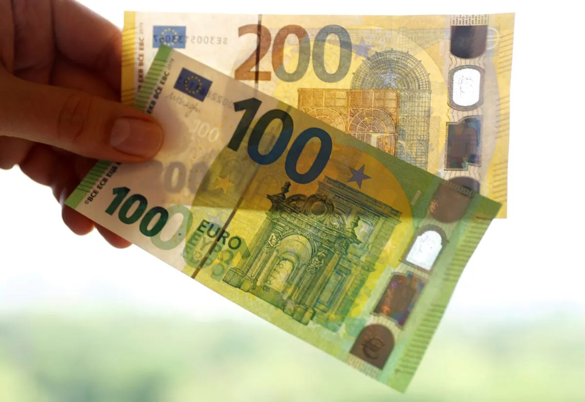 The new 100 and 200 euro banknotes are presented at the headquarters of the Bundesbank, Germany's central bank, in Frankfurt, Germany, on May 21, 2019. (Kai Pfaffenbach/Reuters)